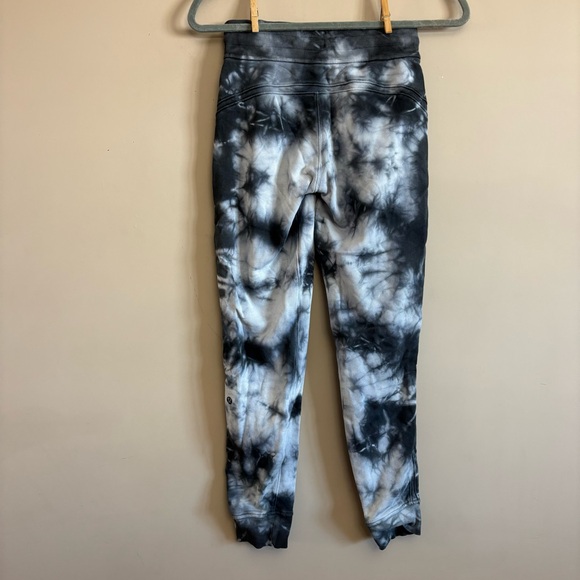 Lululemon Athletica Black and White Tie-Dye Joggers - Picture 2 of 3